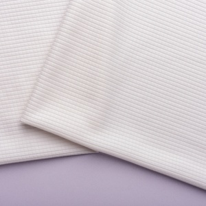 בד ריפוד נעליים קל משקל מסוג CoolMax, בעל גמישות גבוהה, סופג לחות, אנטי בקטריאלי, עשוי פוליאסטר סרוג. - Product Image 4