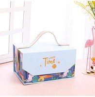 Boîte-cadeau en carton personnalisée en gros, emballage de dessin animé, boîte en papier avec poignées en PU, boîtes-cadeaux pour bébés garçons et filles