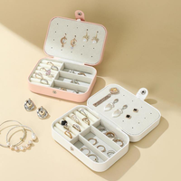 Boîte de rangement à bijoux de voyage en cuir PU de luxe, étui portable pour bagues, boucles d'oreilles, colliers, logo personnalisé