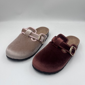 Zoccoli in <span class=keywords><strong>Velluto</strong></span> Personalizzati con Suola in PVC Resistente, Processo di Incollaggio a Freddo, Mules in <span class=keywords><strong>Velluto</strong></span> per <span class=keywords><strong>Donna</strong></span> - Product Image 1
