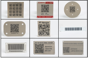 Plaques de nom personnalisées en usine, étiquette en métal plaqué or, logo de marque avec trou - Product Image 3