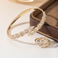 Élégant Ensemble Bague et Bracelet Jonc Doré Radiant avec Zircon Cubique Marquise, Motif Feuille de Blé, Finition Polie Scintillante, Bijoux pour Femme, Cadeaux