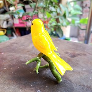 Figurine d'oiseau colibri en verre jaune sur branche verte, ornement d'oiseau fait main - Product Image 4