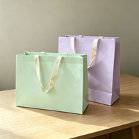 Luxuriöse Papiertüten für Kleidung, Haushaltswaren und Geschenkverpackungen in Individuellen Größen/Farben, Handgefertigte Verpackung