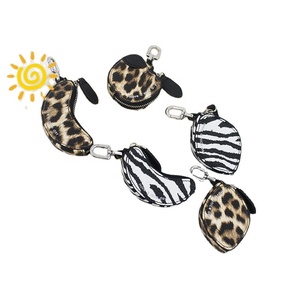 กระเป๋าใส่เหรียญพวงกุญแจลายเสือดาว วัสดุ PU ขนาดเล็ก รูปทรงผลไม้ พกพาสะดวก สไตล์ใหม่ปี 2026 ขายส่ง - Product Image 1