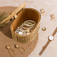 Boîte à bijoux décorative en osier tissé naturel faite à la main de forme ovale de luxe de vente chaude boîte de rangement de panier de décor à la maison avec couvercle