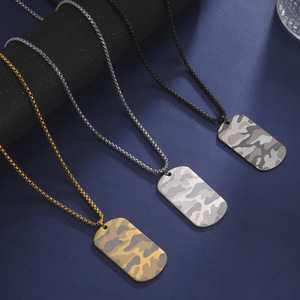 Colgante cuadrado de acero inoxidable, collar de etiquetas de perro de acero inoxidable personalizado, colgante de camuflaje, <span class=keywords><strong>joyería</strong></span> <span class=keywords><strong>para</strong></span> hombres - Product Image 1