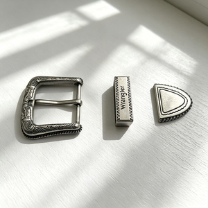 Juego de Hebillas de Metal para Cinturón, Estilo Vintage, con Logotipo Grabado y Extremos Triangulares - Product Image 2