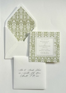 Tarjeta de Invitación de Boda Ovalada Personalizada, Papel Offset, Impresión Tipográfica, Grabado en Relieve, Sello Dorado, Monograma, Diseño de Hoja L D, Borde Verde - Product Image 3