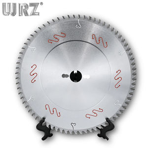 Cirkelzaagbladen uitgerust met certificering, met garantie na verkoop, geschikt voor het zagen van hout in bulk. - Product Image 1