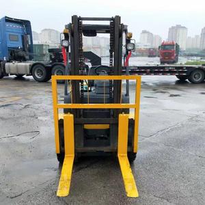 Perfect Working Performance Used for Japan Forklift 3.5-Ton Diesel FD30 Hydraulic Side Shifter Two Stage Mast for Sale - Product Image 4