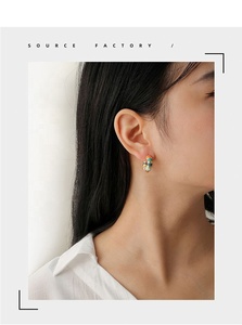 ต่างหูแบบมาการองสีรุ้งสไตล์เกาหลี งานคุณภาพสูงสำหรับฤดูร้อน ทำจากทองเหลืองชุบทองคำแท้ 14K ขายส่ง - Product Image 5