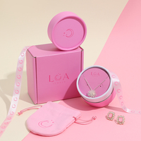 Ensemble de bijoux rose bubblegum sur mesure A1, boîte cylindrique, boîte d'expédition, pochette à cordon, 8,5 cm x 12 cm, pour la présentation en boutique