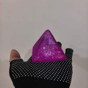 Jouet anti-stress compressible en forme de pyramide en maltose, jouet de décompression très populaire, jouet sensoriel en caoutchouc durable de poche, cadeau durable - Product Image 3