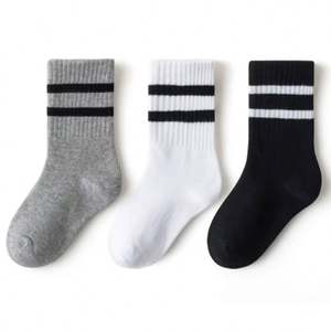 I-0197 Vente en gros de chaussettes d'automne pour enfants, chaussettes de sport en coton pour garçons et filles, chaussettes de plage jungle, chaussettes blanches pour enfants - Product Image 1