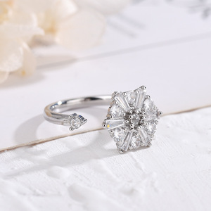 Snowflake Ring Women's Open Six Pointed Star Rotating Diamond Jewelry Gift - Product Image 1