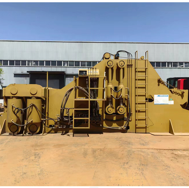 Heavy-Duty Hydraulic Excavator HE-204