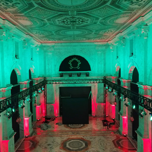 ระบบโครงหลังคาอะลูมิเนียมอัลลอยด์ โครงหลังคาอะลูมิเนียมพร้อมสลักเกลียวสำหรับติดตั้งไฟเวที โครงทรัสสำหรับคอนเสิร์ต เวทีคอนเสิร์ตเคลื่อนที่ - Product Image 1