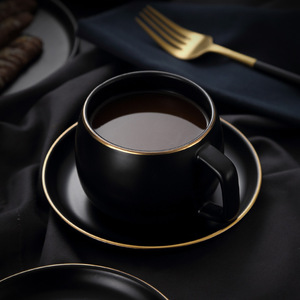 Ensemble de tasses et soucoupes à thé en céramique noire mate de luxe nordique, tasses à lait et soucoupes pour le thé de l'après-midi, mugs à café, ensemble cadeau - Product Image 3