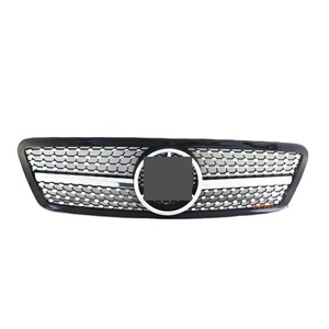 Griglia Anteriore Sportiva Diamantata <span class=keywords><strong>W203</strong></span> Finitura Cromata Nera per BENZ <span class=keywords><strong>MERCEDES</strong></span> <span class=keywords><strong>W203</strong></span> <span class=keywords><strong>CLASSE</strong></span> <span class=keywords><strong>C</strong></span> - Product Image 1