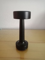 Lampe de table sans fil rechargeable à piles LED à intensité variable Golden Touch pour bar