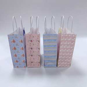 Sacs cadeaux en papier kraft blanc recyclables avec poignées, emballage pour cadeaux de naissance, prêts à être expédiés en stock pour les célébrations de naissance - Product Image 3