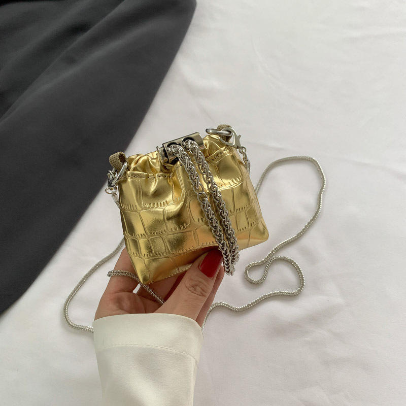 โกลเด้น