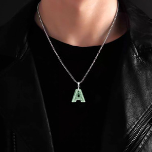 Pendentif lettre en jadeite naturelle birmane de qualité A, vert pois, avec attache en argent S925, pour hommes et femmes, collier de charmes en jade, vente en gros - Product Image 3