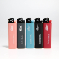 Briquet jetable en plastique au butane, avec logo personnalisé, directement de l'usine, caractéristiques de sécurité et durabilité, allumage à silex, portable pour cigarettes