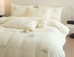 Doublure en <span class=keywords><strong>coton</strong></span> PP épais pour l'hiver Peluche super douce pour princesse Broderie de dessin animé Corail Parure de lit quatre pièces avec drap de velours - Product Image 6