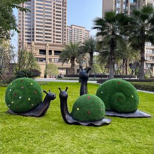 Sculpture d'escargot idyllique en fibre de verre verte - Décoration de jardin sculptée à la main pour pelouse, cour et jardin arrière, tailles personnalisées disponibles - Product Image 2