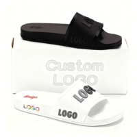 Claquettes de haute qualité avec logo personnalisé pour femmes et hommes, claquettes de créateurs, pantoufles d'été personnalisées avec logo, type claquettes