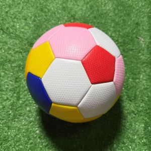 Balón de Fútbol de PVC/TPU de Alta Calidad y Durabilidad, Tamaño 5, Cosido a Máquina, para Niños, Entrenamiento Deportivo, Uso Interior/Exterior, Venta al Por Mayor - Product Image 2