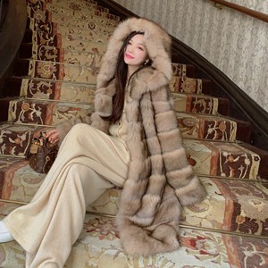 Cappotto Invernale di Lusso alla Moda con Cappuccio, Stile Lungo in Pelliccia di Zibellino per Signore - Product Image 3