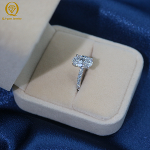 Bague de mariage personnalisée en or 18 carats avec diamant ovale classique taillé en demi-coupe, couleur D haute clarté, certifié IGI - Product Image 3