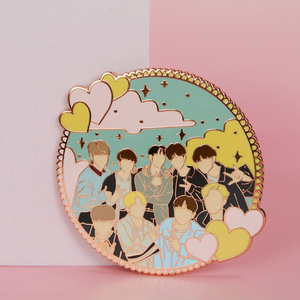 Épingle à revers en émail dur, en forme de lune scintillante, de rappeur, sur mesure, Kpop, insignes - Product Image 3