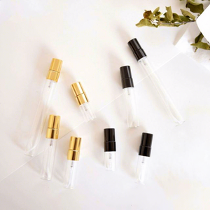 ขวดน้ำหอมแก้วคุณภาพสูงขนาด 2 มล. 3 มล. พร้อมหัวฉีดสเปรย์แบบพ่นฝอย ปิดผนึกอย่างดี พิมพ์ลายสกรีน ได้รับการรับรองมาตรฐาน ROHS/REACH รับผลิตแบบ OEM - Product Image 1