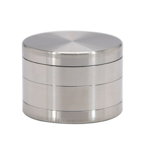 Molino de hierbas premium de acero inoxidable de 64 mm y 4 piezas con recogedor de polen y opción de logotipo personalizado - Product Image 6