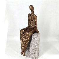 Statue de femme assise abstraite en fonte, figurine féminine antique en bronze, ornement de décoration moderne pour étagère et cheminée