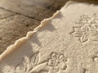 Invitación de Boda Qiaohan Hecha a Mano con Papel de Algodón con Borde Rústico, Tarjeta RSVP con Grabado Floral Romántico, Estilo Artesanal