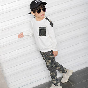 Conjuntos Deportivos para Niños al por Mayor, Camisetas Deportivas de Diseño y Pantalones de Camuflaje, Trajes Casuales, Tienda en Línea - Product Image 4