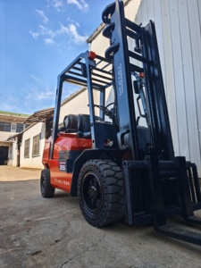 Used LPG Forklift 3 Ton Forklift Truck Two Stage Mast FDZN20 FDZN25 FDZN30 FGZN20 FGZN25 FGZN30 Hydraulic <b>Side</b> Shifter Solid - Product Image 6
