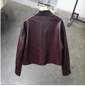 Giacca da <span class=keywords><strong>donna</strong></span> vintage in pelle di pecora <span class=keywords><strong>cerata</strong></span> rosso vino, modello ampio con risvolto a camicia, spalle scese, taglio corto, stile retrò, per il commuting - Product Image 4