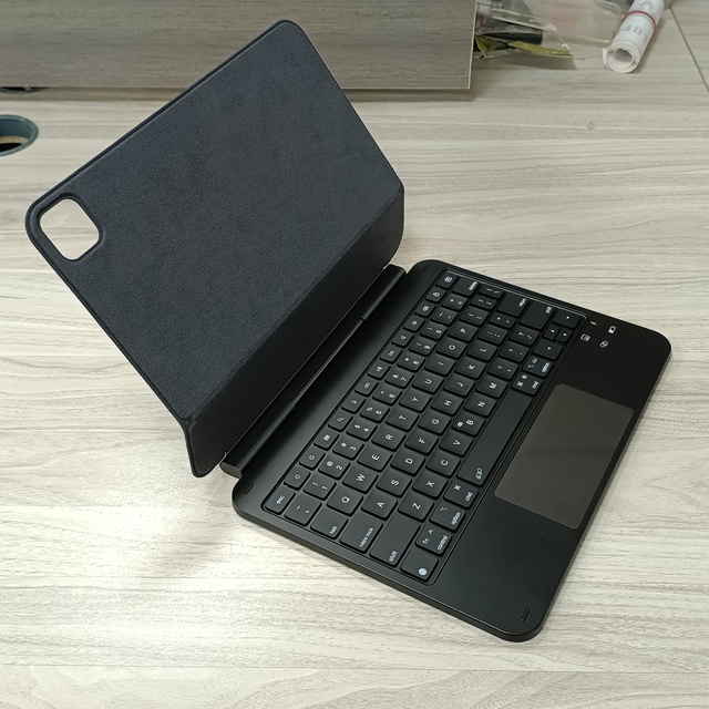 Laudtec Magic Keyboard for Apple Magnetic Key Board Rugged Protective Slim Lightweight iPad Pro 11 M4 M5 OEM/ODM/Private Label