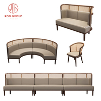 Ensemble de meubles de restaurant, hôtel, café, canapé en cuir, banquette, table et chaises en bois massif de style moderne chinois