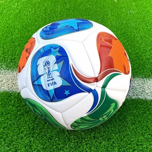 <span class=keywords><strong>Ballon</strong></span> <span class=keywords><strong>de</strong></span> football professionnel personnalisé taille 5 en cuir PVC thermocollé, résistant à l'usure et durable pour les matchs et l'entraînement - Product Image 2