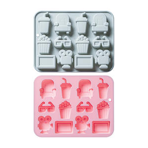 แม่พิมพ์เค้กซิลิโคนกันติดลายธีมภาพยนตร์ เกรดอาหาร ใช้ซ้ำได้ แม่พิมพ์ซิลิโคนแม่เหล็กน่ารักสำหรับทำช็อกโกแลต ลูกอม และน้ำแข็ง DIY - Product Image 1