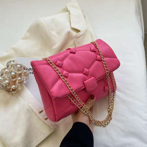 Nuevo bolso cuadrado de cadena a la moda, bolso de hombro de alta calidad para mujer, bolso cruzado informal de color sólido. - Product Image 4