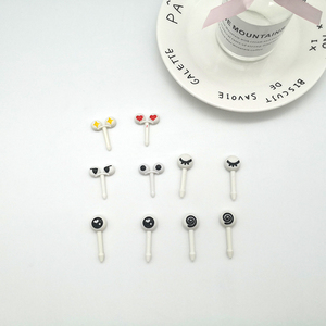 ชุด 10 ชิ้น ที่เสียบผลไม้พลาสติกสำหรับตกแต่งอาหาร อุปกรณ์เสริมเพื่อความปลอดภัยของอาหารสำหรับเปิดเทอม - Product Image 3