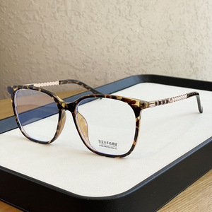 Monture de lunettes de myopie TR ultra légère, grande monture, monture de lunettes pour femmes, lunettes à visage nu, lunettes rétro personnalisées, anti-lumière bleue - Product Image 1